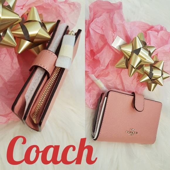 Coach Handbags - SALE! $109 NWT COACH Med Corner Zip Wallet